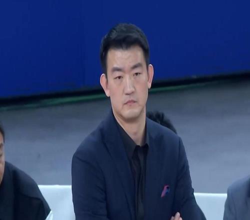 CBA按下暫停鍵，俱樂部杯賽開戰(zhàn)，8隊(duì)打7天爭冠軍，杜鋒再斗盧偉