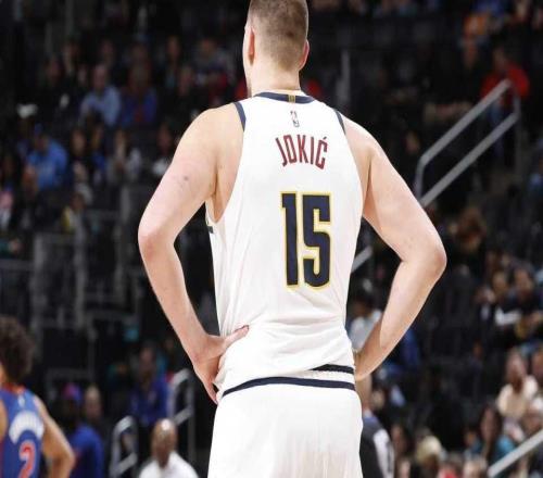 無緣20分逆轉(zhuǎn)！約基奇24+15掘金遭活塞雙殺坎寧安29+10穆雷32分