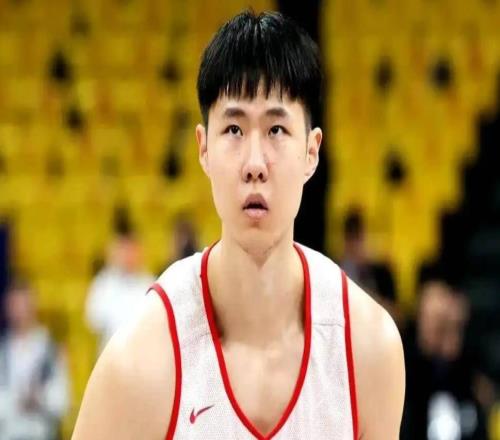 男籃21人實(shí)力分檔：趙繼偉第二檔，第一檔共6人，廣東2將第四檔