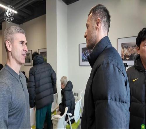 國安抵達(dá)曼谷蒙哥馬利打造御林鐵軍！三鎮(zhèn)引巴西悍腰鄭龍當(dāng)教練