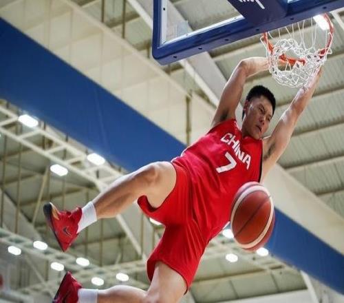 國(guó)家隊(duì)征程“屢戰(zhàn)屢敗”！上海24歲鋒線這一次能沖擊最終12人嗎