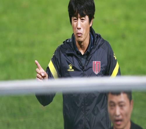 中超很多球隊(duì)在扣分壓力下，引援速度加快了但有一些已經(jīng)躺平了