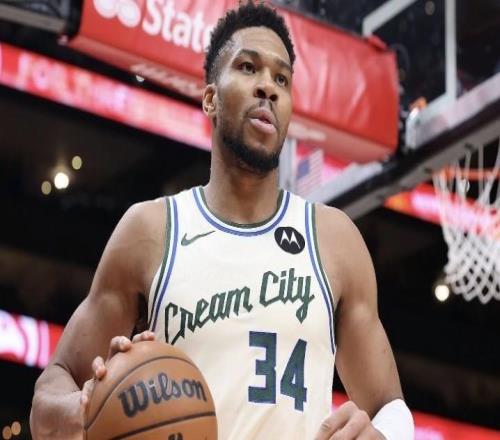 Shams：字母哥已做好兩手準備，無論現(xiàn)在還是夏天都準備好離隊