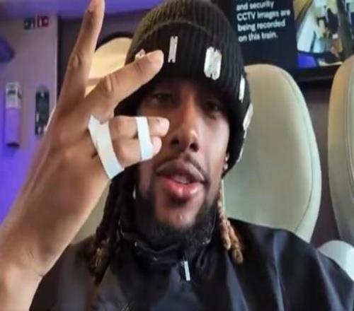 伊沃比：梅努你把我的手“搞廢”了，這家伙力氣真大