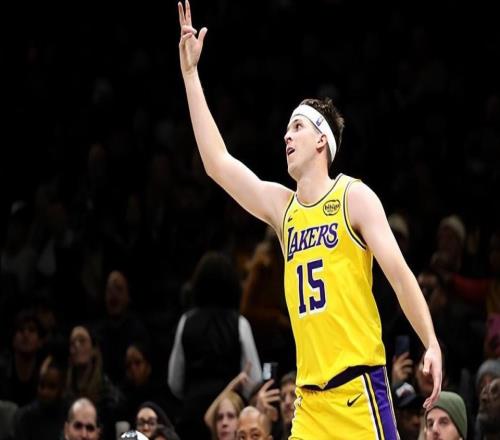 遠(yuǎn)沒有達(dá)到最佳水準(zhǔn)，但湖人后場大將復(fù)出后的作用有目共睹