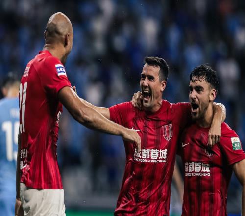 1米92鐵衛(wèi)飛抵！歐冠對(duì)位姆巴佩！成都蓉城補(bǔ)齊爭(zhēng)冠最后一塊拼圖