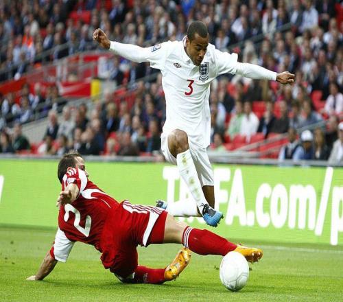 2006英格蘭豪華陣容盤(pán)點(diǎn)：杰拉德蘭帕德都在為啥還踢得這么拉胯