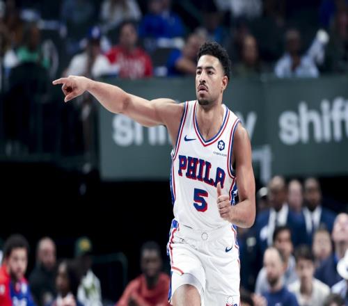 19分慘??！勇士不敵76人，輸球誰(shuí)擔(dān)責(zé)字母哥能聯(lián)手庫(kù)里嗎