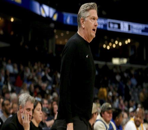 霸氣，森林狼主帥克里斯芬奇在慘敗給灰熊后嚴厲批評球員