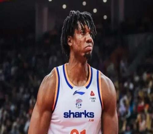 牛逼！28分15籃板+2搶斷3蓋帽，36歲老將，一人錘爆廣東3大內(nèi)線