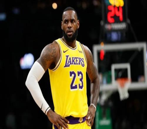 6年5隊(duì)，哈登成功轉(zhuǎn)會(huì)騎士，此舉或逼迫詹姆斯退役