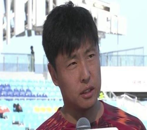 鄭龍退役并轉型擔任海牛助教，他是首位世俱杯進球的中國球員