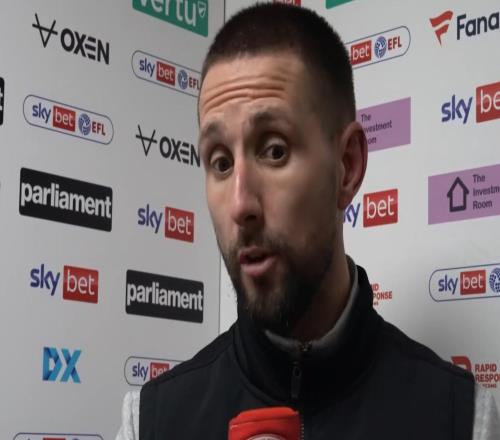 巴恩斯利主帥：冬窗曾想引入一球員但未如愿，球隊(duì)陣容將維持現(xiàn)狀