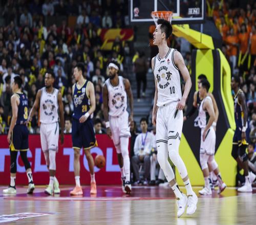 垃圾時間失序釀鬧劇，聯(lián)盟重罰樹底線，處罰尺度爭議背后藏聯(lián)賽