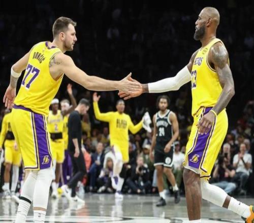 名宿盛贊老詹，湖人能爭字母哥！里夫斯看清現(xiàn)實(shí)，東契奇聯(lián)盟唯二