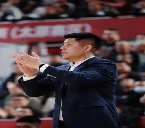 斷崖式下滑！CBA三分王成鐵匠，四年頂薪合同