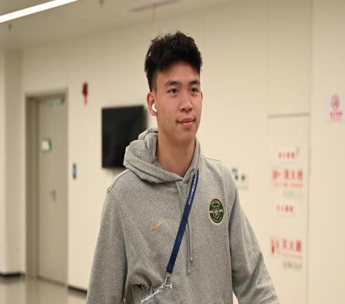 意難平！曝德甲豪門誠邀王鈺棟加盟，卻未能如愿，背后原因引熱議