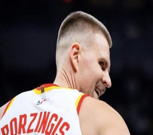 僅1小時，3筆交易達成！勇士追求字母哥失敗，庫里獲得新幫手