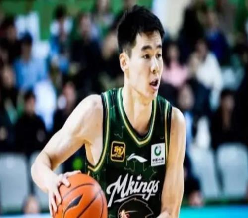 郭士強(qiáng)惹爭(zhēng)議！中國(guó)男籃官宣21人新名單周琦落選本土得分王也被棄