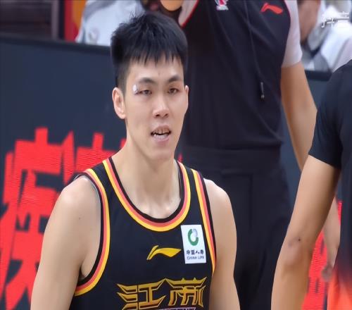 中國男籃：球員聯(lián)賽得分榜，龐崢麟第三，4分入選22分落選