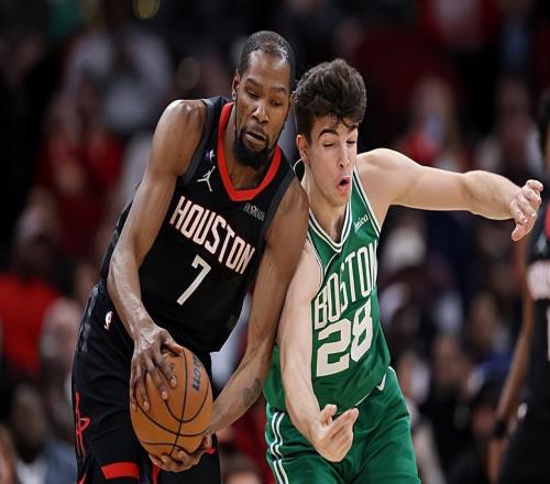 火箭全隊的進攻都一片混亂，連杜蘭特的手感都出現(xiàn)了明顯的下滑