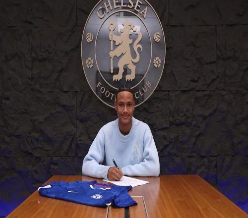 官方：切爾西與阿森納舊將埃布埃之子簽署首份職業(yè)合同
