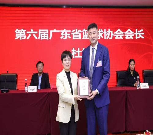 媒體人：廣東華南虎主帥杜鋒當(dāng)選第六屆廣東省籃球協(xié)會(huì)會(huì)長(zhǎng)