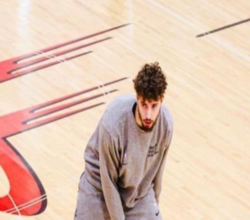 38對57！火箭隊籃板優(yōu)勢變劣勢，申京難敵科塔，難怪沒進(jìn)全明星