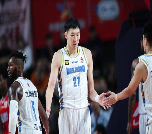 杜鋒尷尬！兩弟子進(jìn)國(guó)家隊(duì)，2米26中鋒不靠他，郭士強(qiáng)照顧老東家