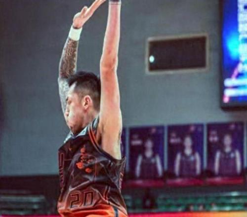 俱樂部杯山東戰(zhàn)稠州，兩隊(duì)四點(diǎn)相同半斤八兩，一點(diǎn)不同高速有優(yōu)勢