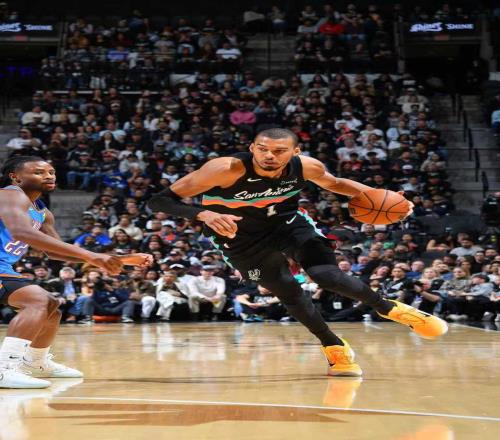 10人傷停！聯(lián)盟第一雷霆遭馬刺四殺文班22+14凱爾登25分