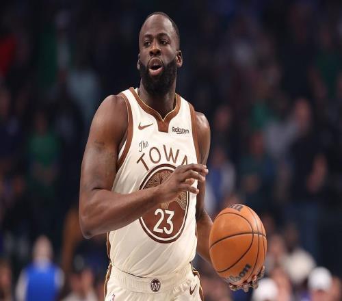 記者：雄鹿不愿在字母哥交易中接收格林，勇士需拉第三方交易