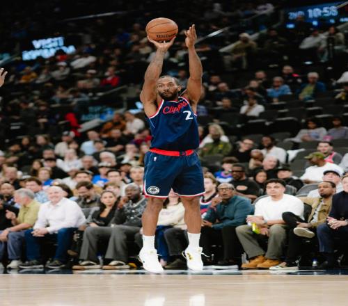 快船交易哈登首戰(zhàn)狂輸33分：小卡連續(xù)29場20+創(chuàng)紀(jì)錄暫緩北伐