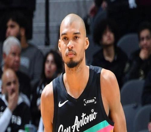 聯(lián)盟第1完??！馬刺四殺雷霆，文班亞馬22+14，亞歷山大傷缺全明星