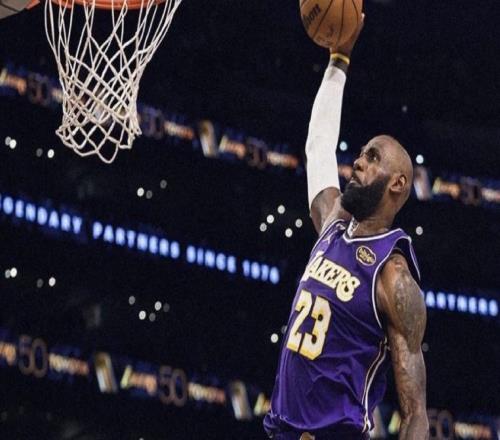 超越斯托克頓，詹姆斯成為NBA歷史單場助攻上雙的最年長球員