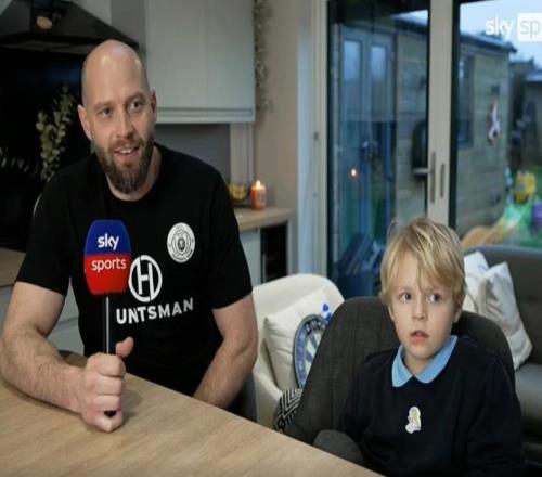 狼隊被“偷雞”小球迷父親：后來去球場他們都叫我偷雞塊賊