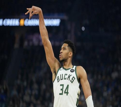 逗逗你們的，記者：曾與雄鹿接觸的球隊(duì)稱對方?jīng)]認(rèn)真考慮字母交易