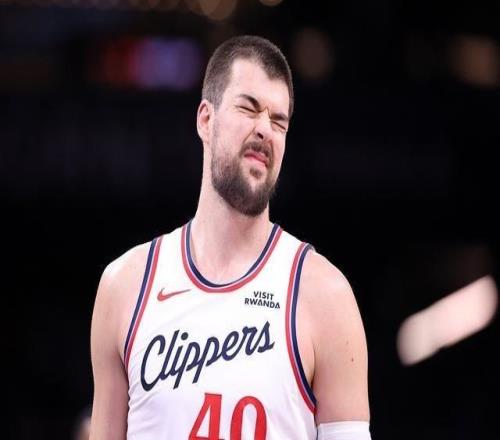 祖巴茨快船生涯數(shù)據(jù)：場均11.4分9.3板1蓋帽一次防守二陣