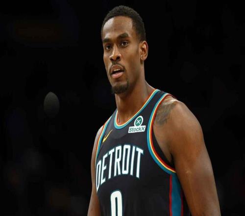 壞消息，活塞隊中鋒杰倫杜倫因膝傷提前離場