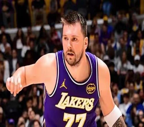 里夫斯35分2助NBA湖人119115逆轉(zhuǎn)76人恩比德35分7板7助