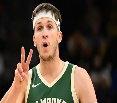 湖人今夏將猛追字母！有頂薪空間可簽換里夫斯：為詹皇離隊(duì)做準(zhǔn)備