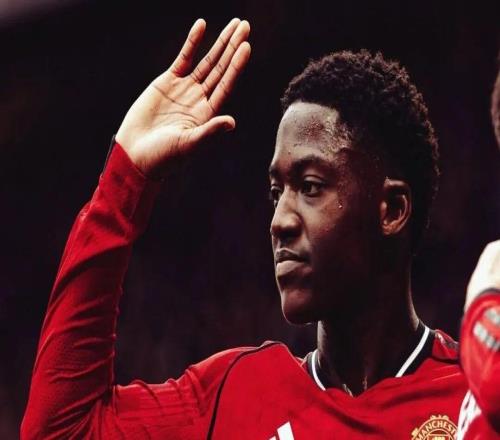 羅馬諾：若阿莫林沒有被解雇，梅努現(xiàn)在可能已經(jīng)不是曼聯(lián)球員了