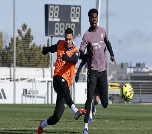 塞爾：阿諾德和門(mén)迪參加周四訓(xùn)練，羅德里戈缺席&阿拉巴發(fā)燒