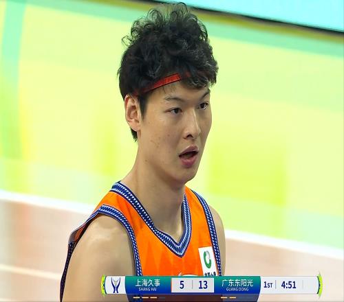 王少杰血灑賽場(chǎng)，奎因37分廣東隊(duì)被淘汰，偰李永煒9助攻小將15分