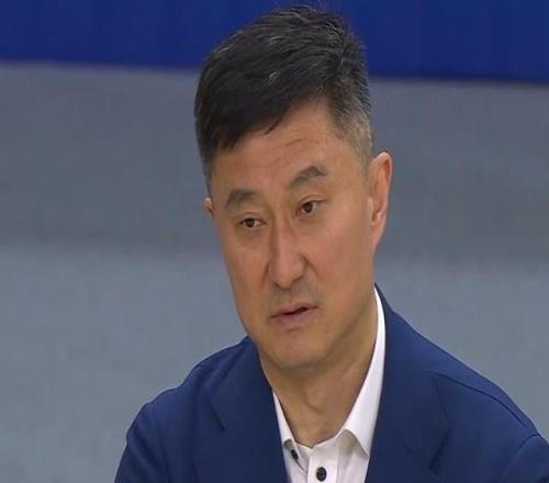 無解雙塔！洛夫頓白邊狂轟45+19+11打爆廣東禁區(qū)杜鋒多次無奈搖頭