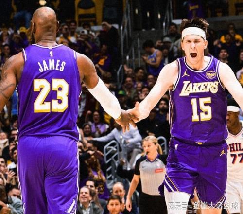 湖人贏球后暴露隱患，詹姆斯創(chuàng)紀(jì)錄！里夫斯攤牌，一人成無名功臣