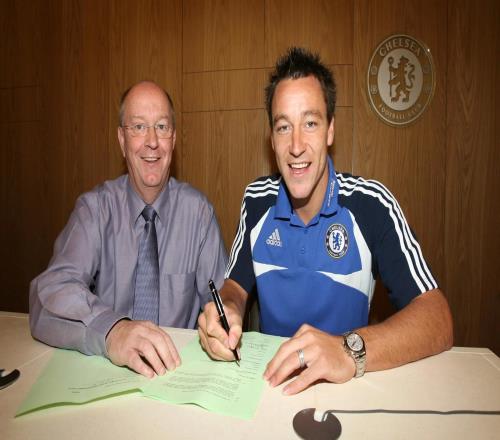 切爾西73歲的俱樂部秘書即將退休，他自2002年以來就在藍軍工作