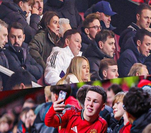 曼聯(lián)開年薪5萬新合同，小魯尼無意模仿父親！卡里克之子亦獲續(xù)約