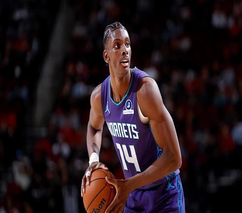 攻防兩端都打爆了火箭內線！昔日快船棄將在黃蜂真是越打越好了