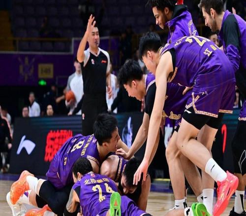 僅1個(gè)月！CBA官方確認(rèn)：場(chǎng)均20分全能悍將被裁，2隊(duì)已火速聯(lián)系